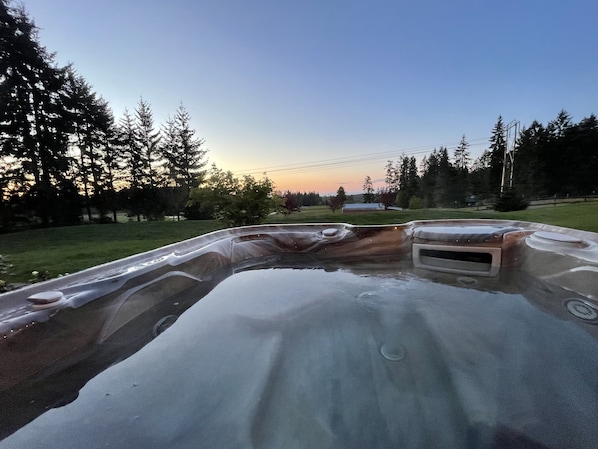 Hot Tub w/ view of Victoria and Strait (shared w/ residents, other guests).
