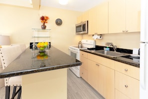 Fully equipped kitchen with full size appliances