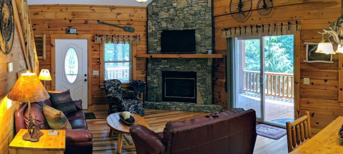 “Rushing Bear!” Fully furnished two bedroom cozy cabin you want to capture!”