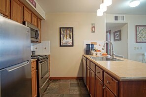 Full kitchen