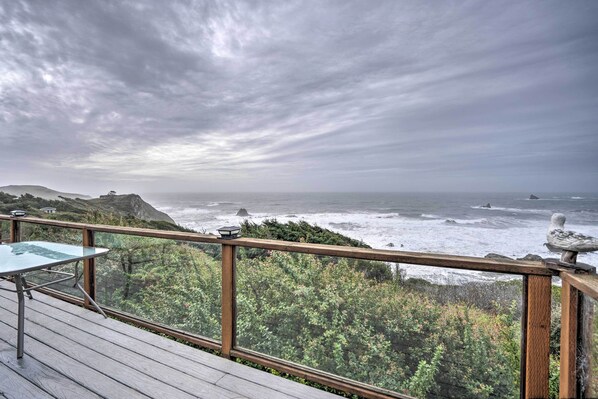 Brookings Vacation Rental | 3BR | 2BA | Steps Required | 2,096 Sq Ft