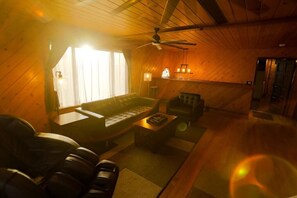 The Wood Room Suite - Earth Tones