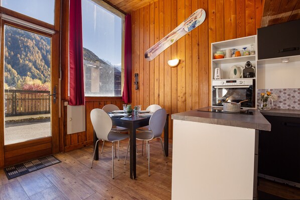 Bright apartment with a sunny terrace