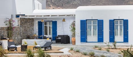 Villa Emily Punda Paros with private pool and private Jacuzzi