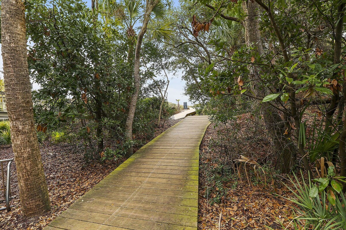 OCEANVIEW Villa in West Beach Kiawah, Very Popular!