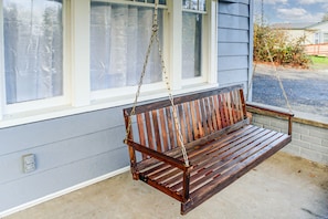 Cozy swing for two