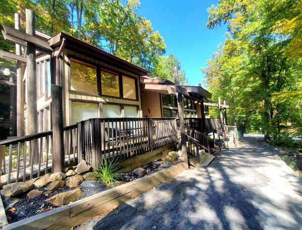 Front porch seating with creek 