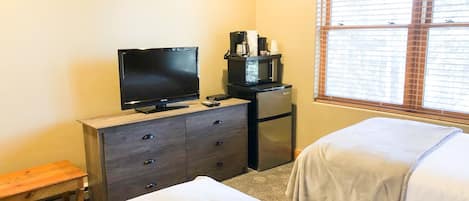 Split King Bed and TV