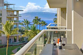Maui Resort Rentals: Honua Kai Konea 406 - Extra Large One Bedroom Den, Partial Ocean and West Maui Mountain Views!