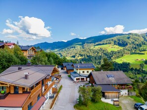 Außenseite Ferienhaus [Sommer]