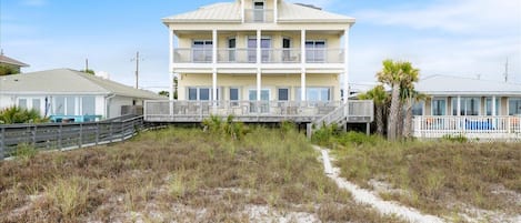 Cflat is a beautiful beach front home in the pier park area of Panama City Beach.