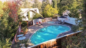 Enjoy the solar heated private pool!
