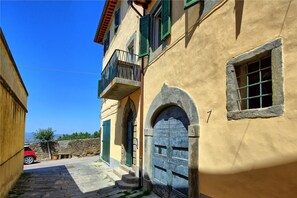 Propriété, Façade, Immobilier, Mur, Bâtiment, Maison, Rue, Bleu Azur, Zone Résidentielle