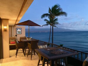 Lanai facing Haleakala
