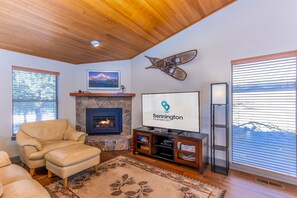 Upstairs Living Room w/ Gas Fireplace