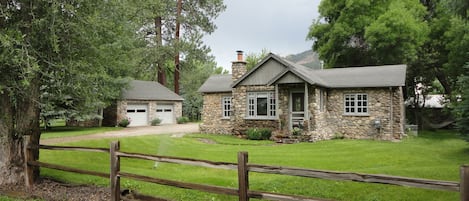 The Cottage at River Stone Ranch