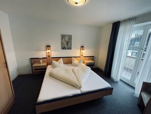 Ferienwohnung 3 für 1-4 Personen, 1 separates Schlafzimmer, Balkon, 50 qm