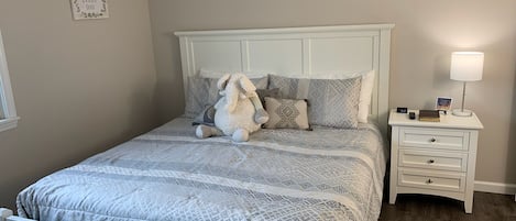 King size bed with plush linens! 