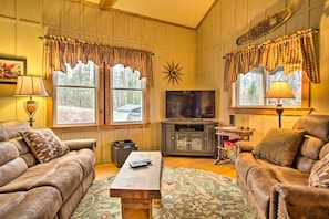 Main Living Space | Smart TV