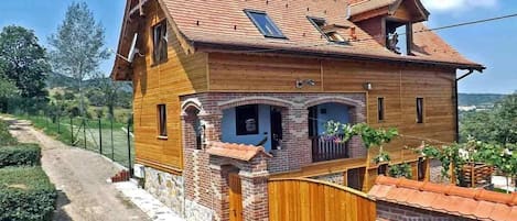 Casa Zollo • self catering holiday home at the Carpathian Mountains, near Sibiu, Transylvania, Romania