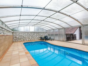 L'Eau, Piscine, Bâtiment, Bleu Azur, Loisir, Maison, Ombre, Verre, Composite, Plafond