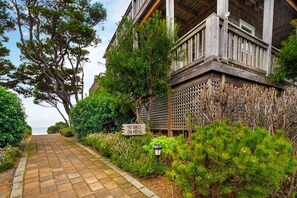 A great location for families on the central Oregon coast, just a few steps to stairs down to the beach.  -Rachel