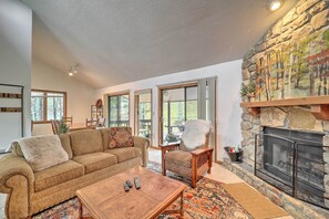 Living Room | Steps to Access