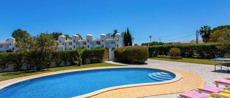 Luxury Carvoeiro Villa | Villa Fragrancia Dois | 4 Bedroom Villa | Gated Pool