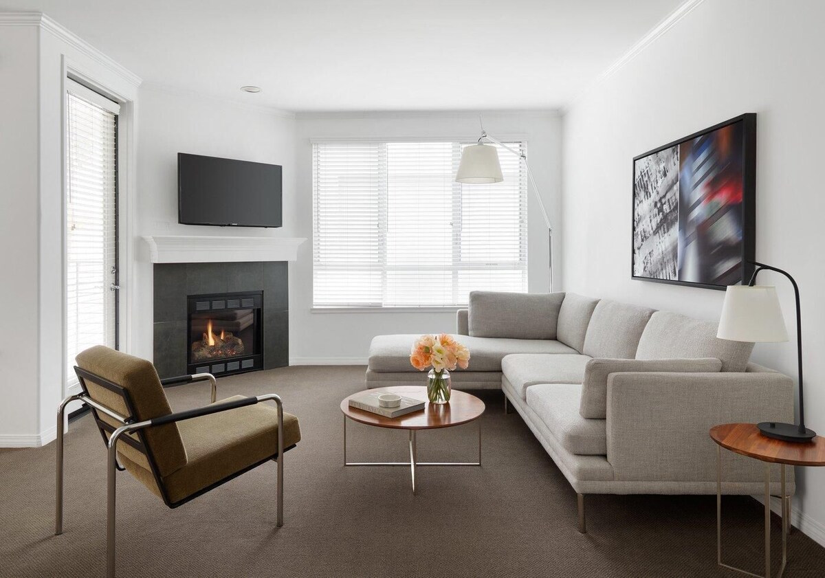 AKA Residences Sprawling Suite w/ Den Space, Kitchen, Private Patio, & WiFi