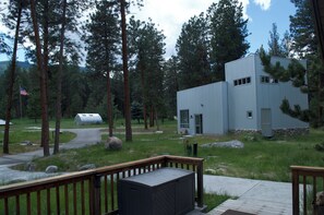 SEPARATE BUILDING WITH GAMEROOM, KITCHENETTE, BATHROOM AND BEDROOM