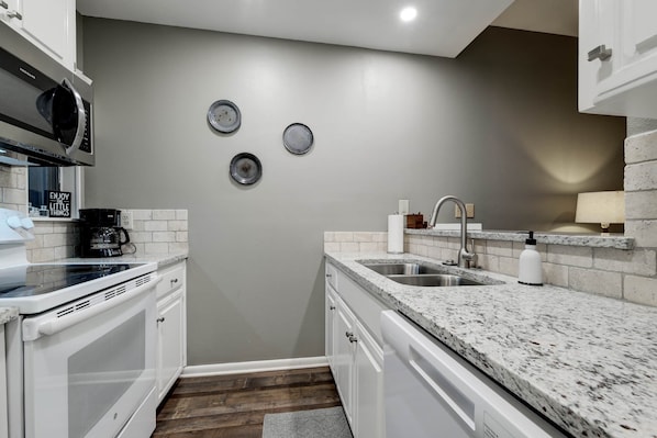 Kitchen (1)