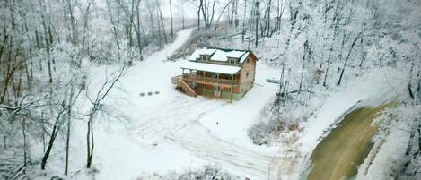 Little Cabin in the Big Woods with modern amenities.