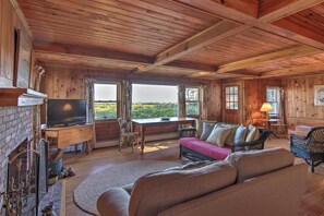 Living Room | Main Level | Free WiFi | Fireplace