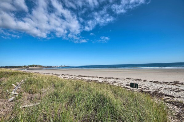 Kennebunk Vacation Rental | 8BR | 4.5BA | 2-Story House | Step-Free Access