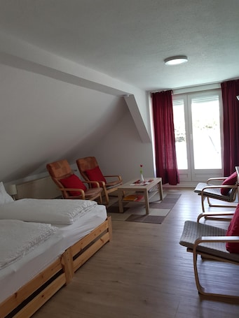 Ferienwohnung, 70 qm, 3 Schlafzimmer, Wohnzimmer, max. 6 Personen