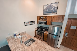 Fully equipped kitchen