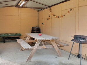 Ari, barbecue à charbon, bac à sable, terrain de pétanque avec boules - H53G019299 - La Rose Trémière à Cossé-le-Vivien – Gîtes de France Mayenne