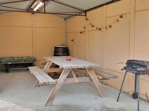 Ari, barbecue Ă charbon, bac Ă sable, terrain de pĂ©tanque avec boules - H53G019299 - La Rose TrĂ©miĂšre Ă CossĂ©-le-Vivien â GĂźtes de France Mayenne