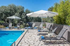 Villa Lenio Perithia Loutses swimming pool