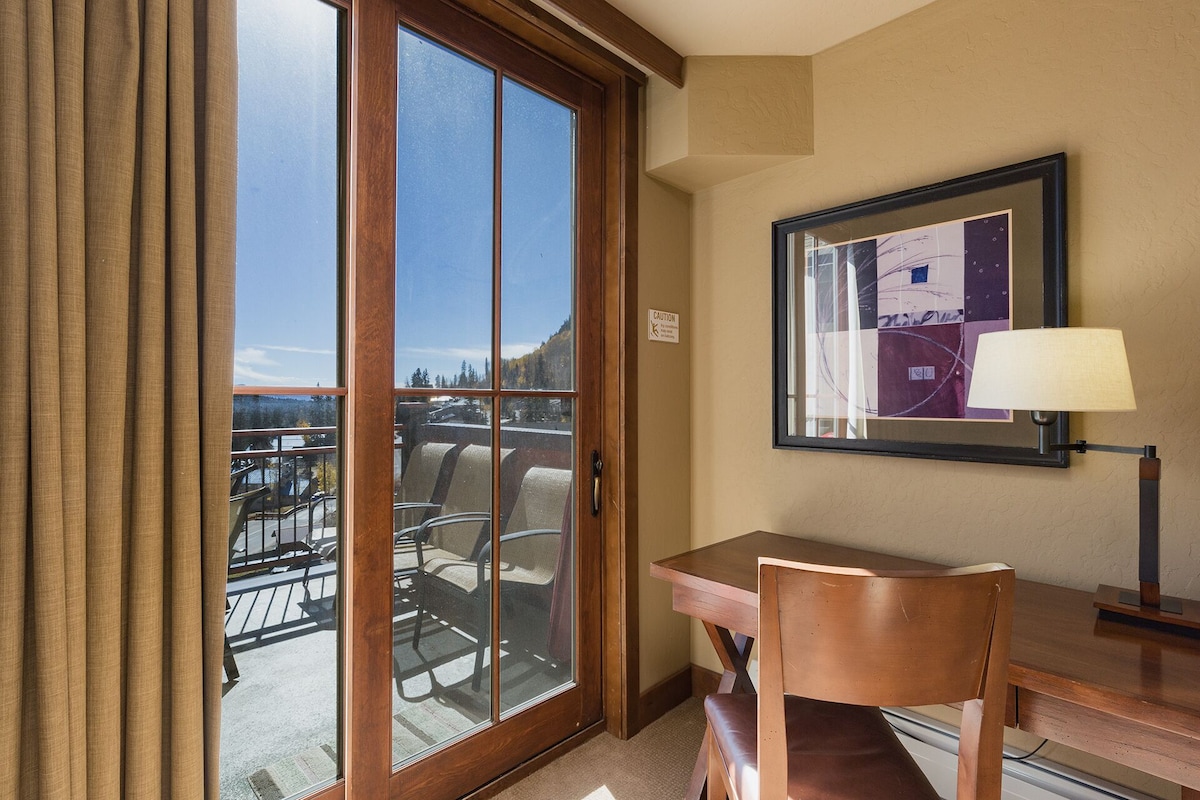 Penthouse in Purgatory Lodge – Views – Ski in/Out – Pool Table