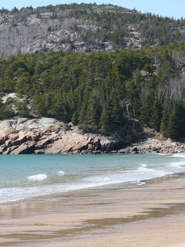 Sand Beach in Acadia National Park
(14 miles;26 minutes)
