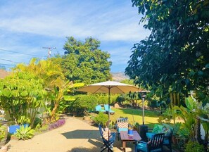 Lush landscape, foothill views and complete privacy 