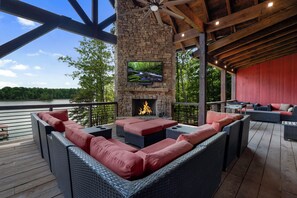 Nottely Island Retreat - Entry Level Deck