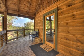 Cedar Ridge- Entrance from the deck area