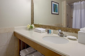 Bathroom with a shower. The essential kit and towels are provided!