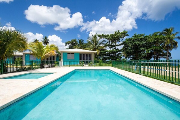 Swimming pool and kiddie pool for guest use