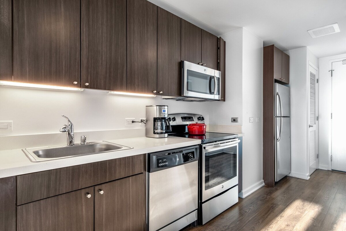 Ideal SoMa 1BR w/ Gym, Roofdeck, W/D, nr. Muni & BART by Blueground