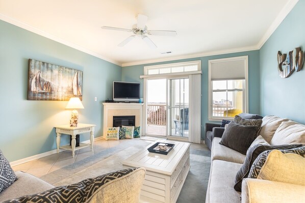 Sunset Island 6 Hidden Cove Way, unit 3B Living Room