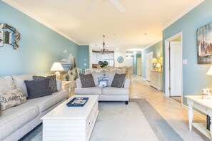 Sunset Island 6 Hidden Cove Way, unit 3B Living Room