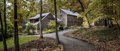 Welcome to 3 Boulders! 6 acres of nature's beauty await you on this estate.